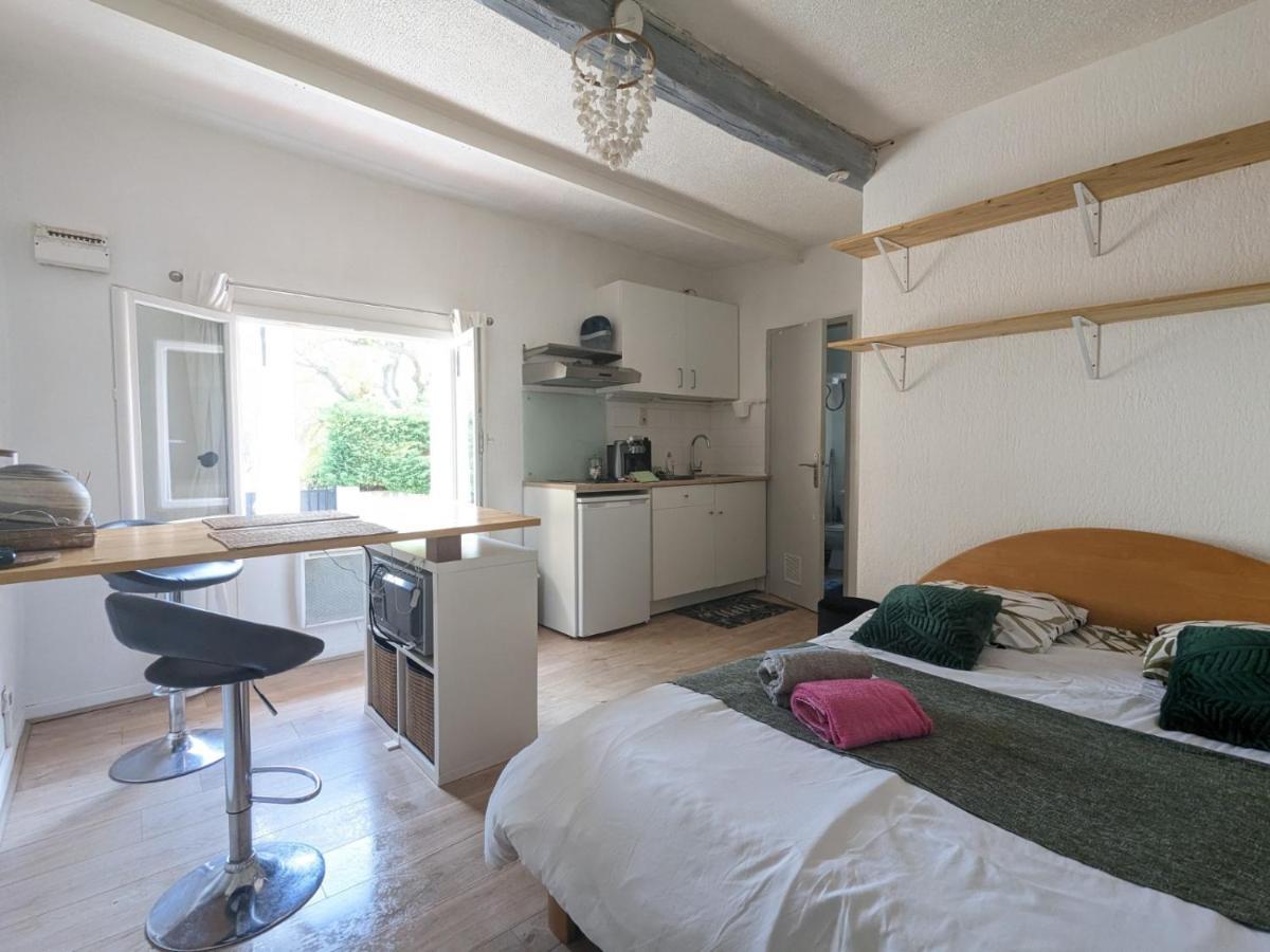 STUDIO avec PARKING TOUT A PIED et CALME Bandol Extérieur photo