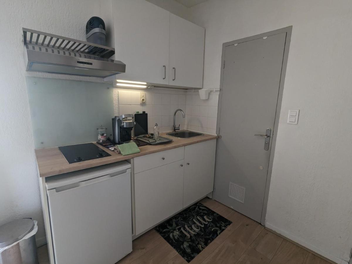 STUDIO avec PARKING TOUT A PIED et CALME Bandol Extérieur photo