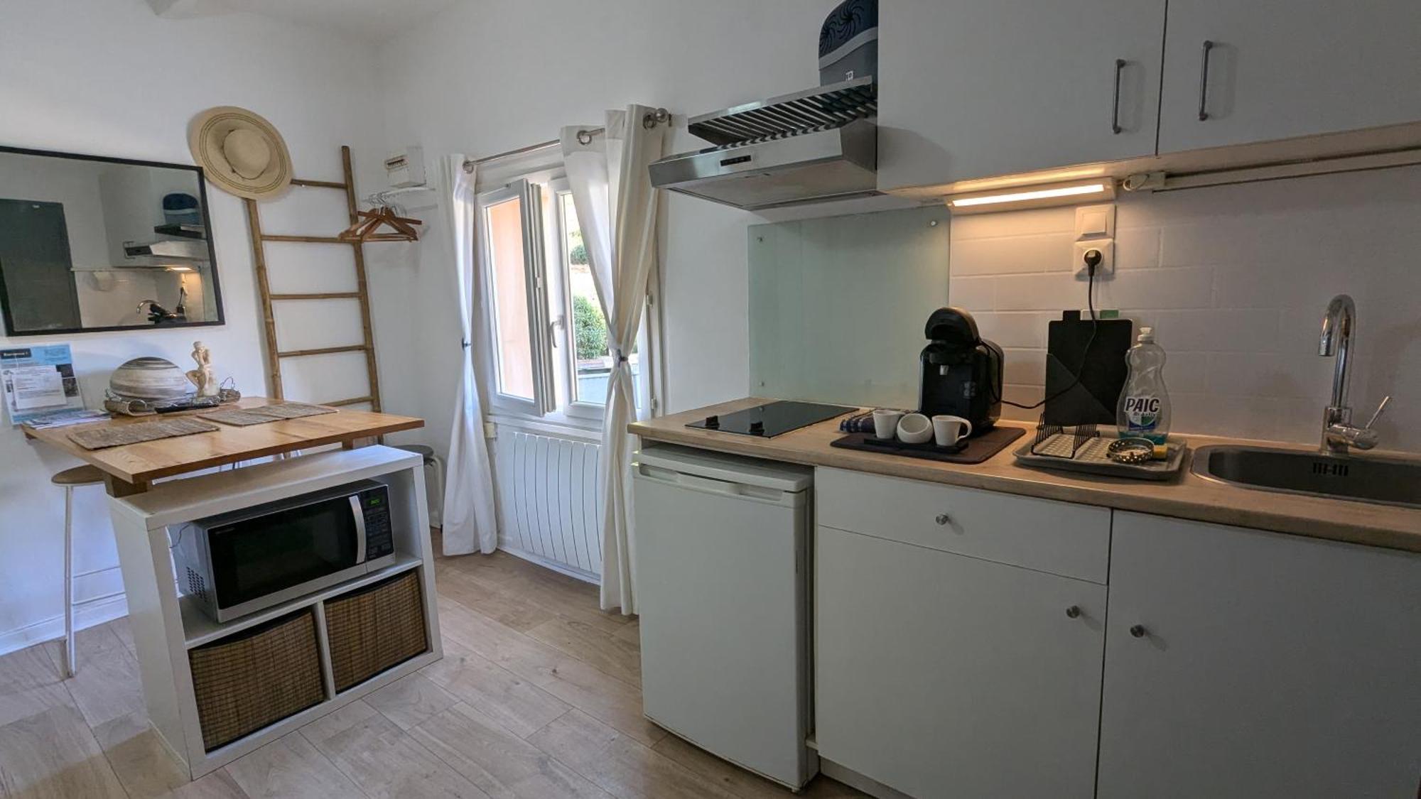 STUDIO avec PARKING TOUT A PIED et CALME Bandol Extérieur photo