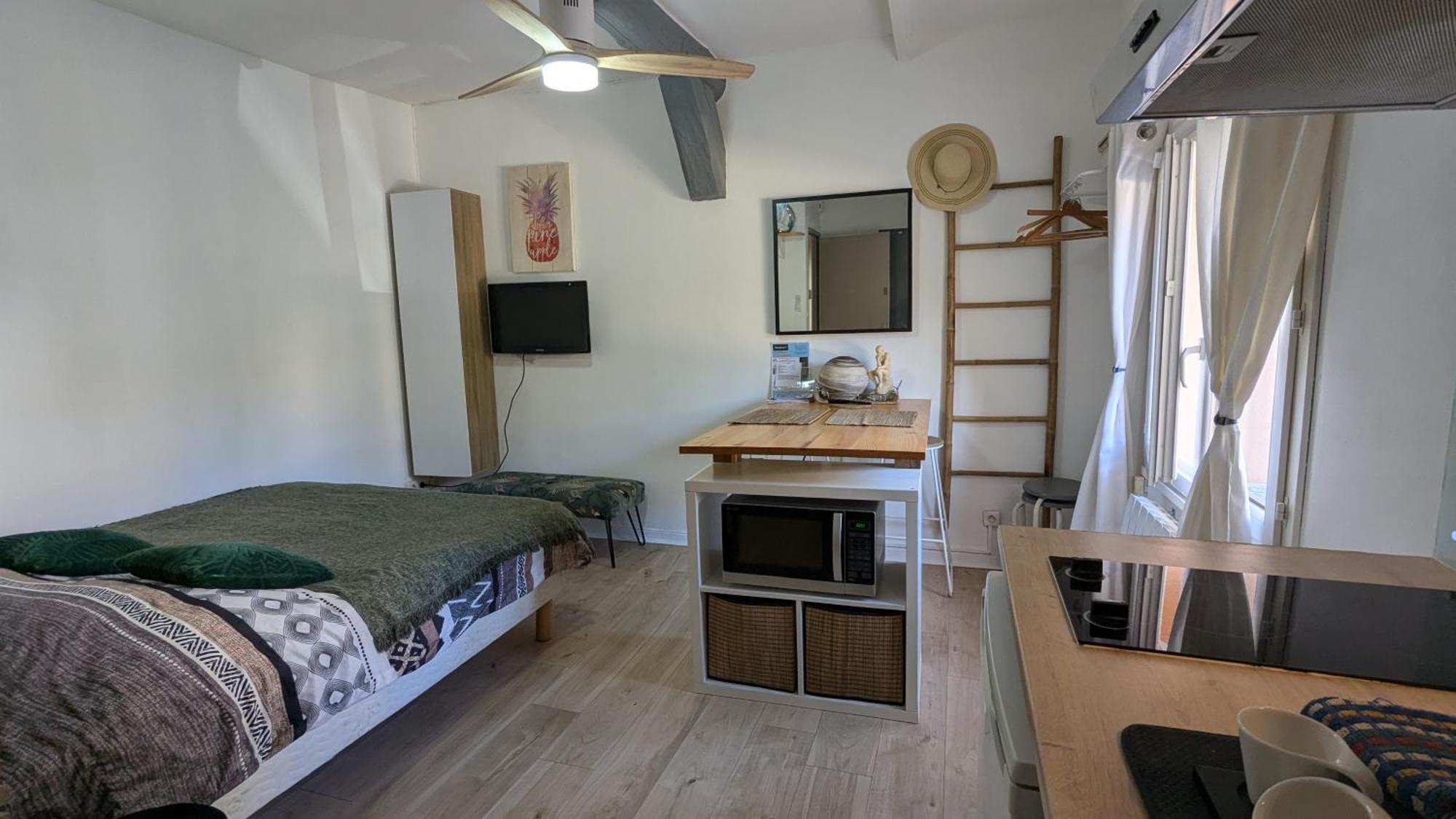 STUDIO avec PARKING TOUT A PIED et CALME Bandol Extérieur photo